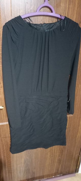 Vestido negro drapeado