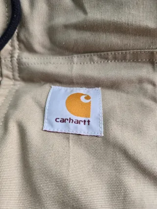 Chaqueta Carhartt Beige con Capucha