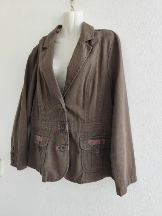 Chaqueta Rocha John Rocha tipo safari.