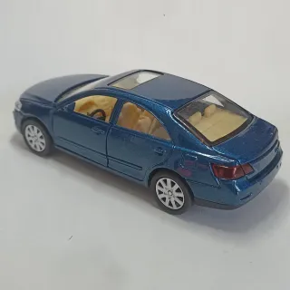 Coche de juguete Toyota Camry escala