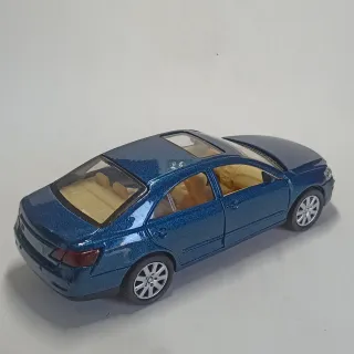 Coche de juguete Toyota Camry escala