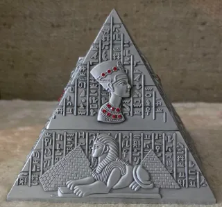 Posacenere Piramide Egizia con Sfingi e Nefertiti