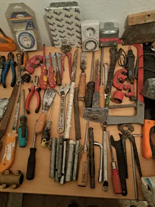 Lote Herramientas Varias y Cables