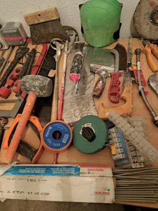 Lote Herramientas Varias y Cables