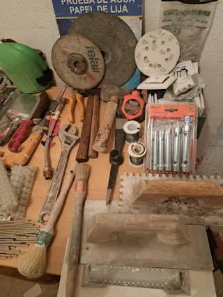 Lote Herramientas Varias y Cables