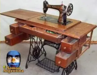 Máquina de coser Singer antigua