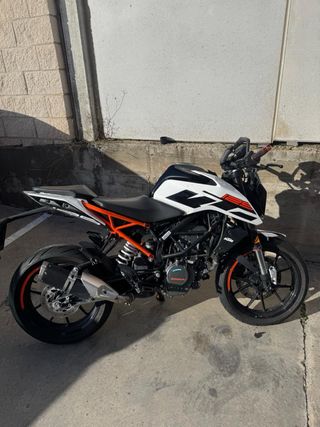 KTM 125 Naked 2018, 7500 km