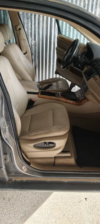 BMW X5 2003 AVERIADO