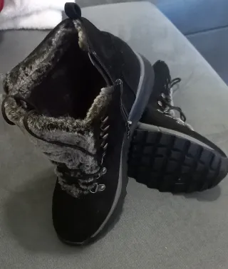 Botas de montaña XTI negras con pelo