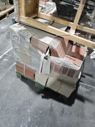 Lote porcelánico terrazo y azulejo.