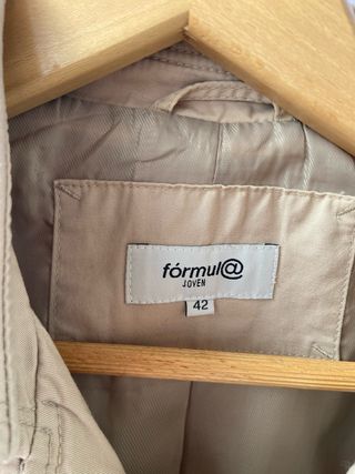 Gabardina Beige Talla S/M Doble Botonadura