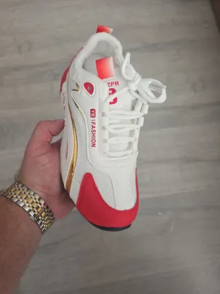 Zapatillas Fashion Blancas y Rojas