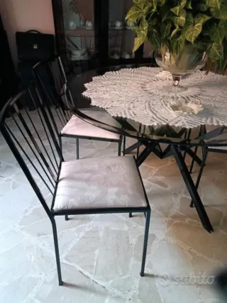 Tavolo cristallo e 4 sedie ferro battuto
