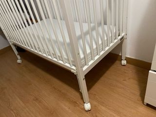 Cuna blanca 120x60 cm con ruedas