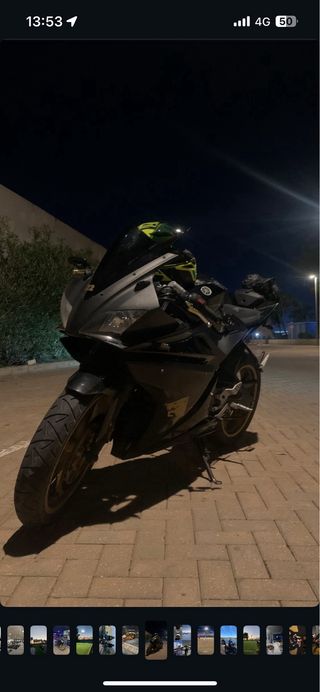 Yamaha YZF 125R Negra y Dorada