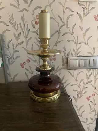 Pie de lámpara latón dorado y cristal