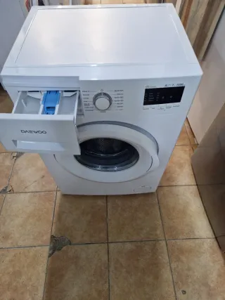Lavadora marca DAEWOO 7 kg 1000 rpm class A+++ ene