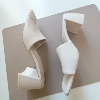 Sandalias Stradivarius blancas
