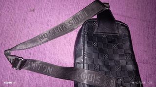 Riñonera Louis Vuitton Negra
