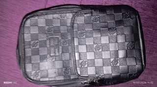 Riñonera Louis Vuitton Negra