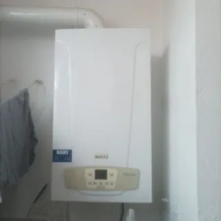 Técnico de gas instalación y reparación de caldera