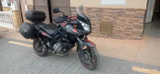 Suzuki DL 650 V Strom Adventure Negra