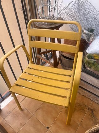 Silla de terraza bae antiguas de hierro amarilla