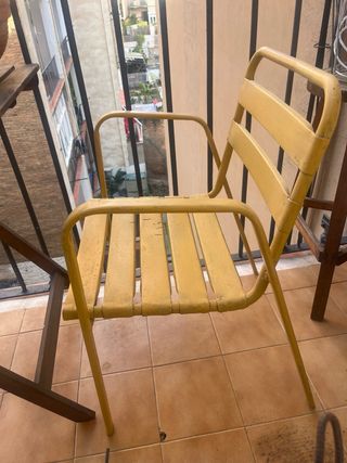 Silla de terraza bae antiguas de hierro amarilla