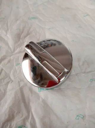 Tapón cromado depósito gasolina moto antigua