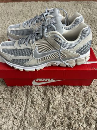 Nike Zoom Vomero Zapatillas Deportivas Beige/Gris