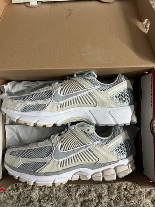 Nike Zoom Vomero Zapatillas Deportivas Beige/Gris