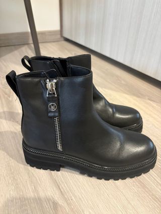 Stivaletti donna suola carrarmato neri