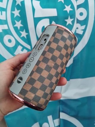 Altavoz Bluetooth Marrón y Dorado