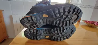 Talla 43. Botas de Alpinismo Azules