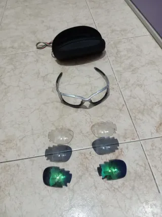 Gafas de sol deportivas con lentes intercambiables