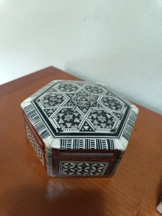 Cassettini per gioielli in legno con mosaici di madreperla