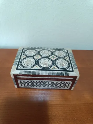 Cassettini per gioielli in legno con mosaici di madreperla