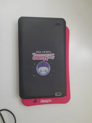 Tablet,con funda rosa.