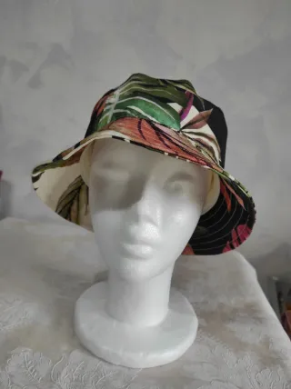 Cappello donna fantasia floreale
