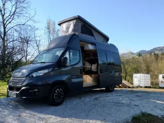 Fuegoneta camperizada Iveco Daily 2023