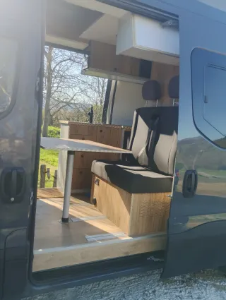 Fuegoneta camperizada Iveco Daily 2023