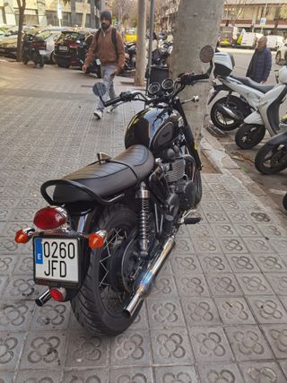 Triumph Bonneville T100 Negra