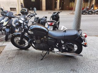 Triumph Bonneville T100 Negra