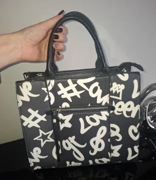 Bolso Negro y Blanco Estampado.