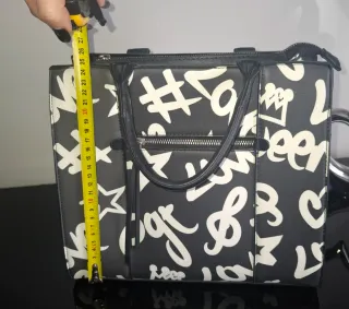 Bolso Negro y Blanco Estampado.