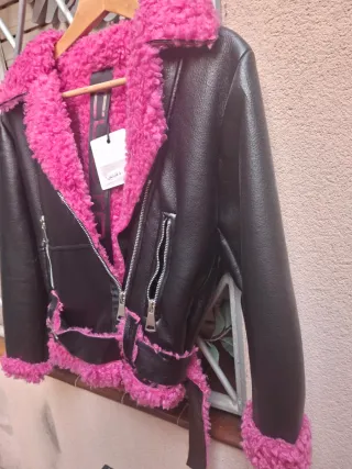 Cazadora Custo Negra y Rosa