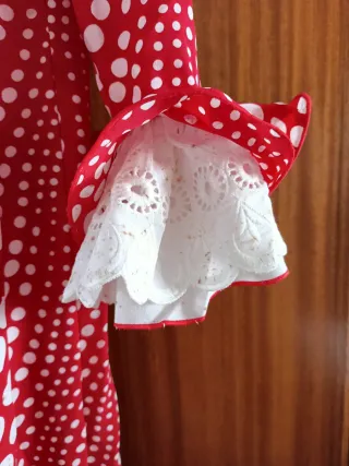 Traje de flamenca rojo y blanco