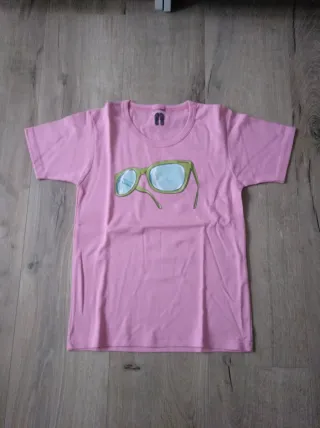 Camiseta rosa M con gafas de sol