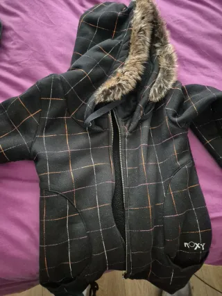 Chaqueta Roxy Talla M con Capucha y Pelo
