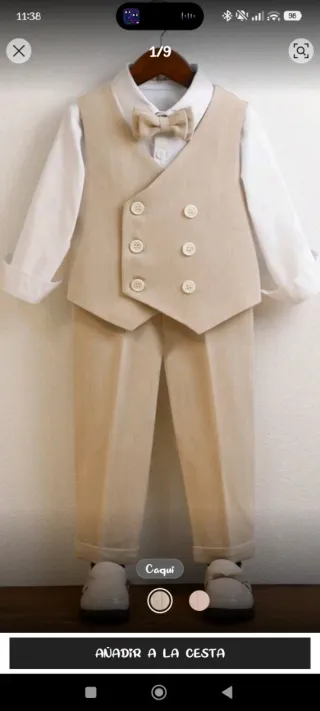 Traje de niño beige y blanco